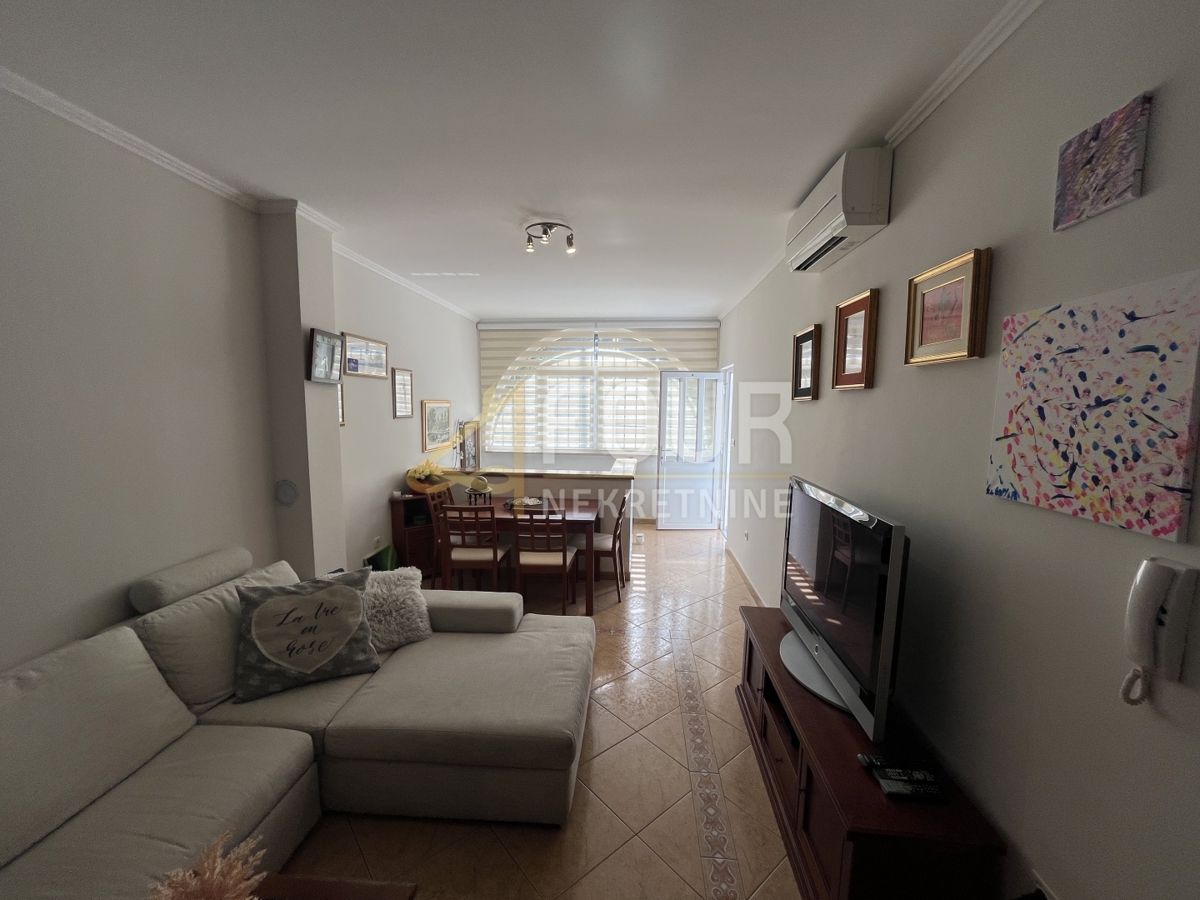 Istra, Rovinj, 1s+db z urejeno konobo in teraso.