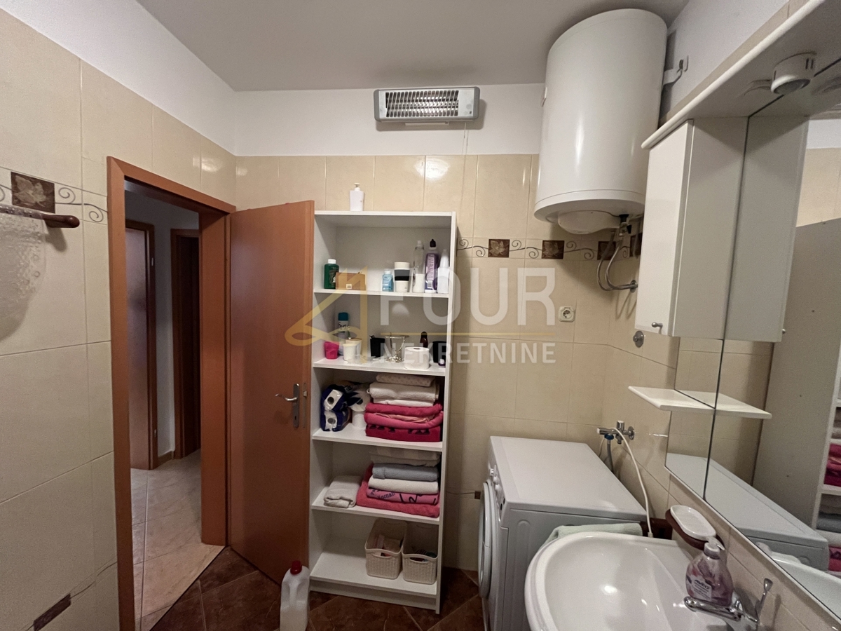 Istra, Rovinj, 1s+db z urejeno konobo in teraso.