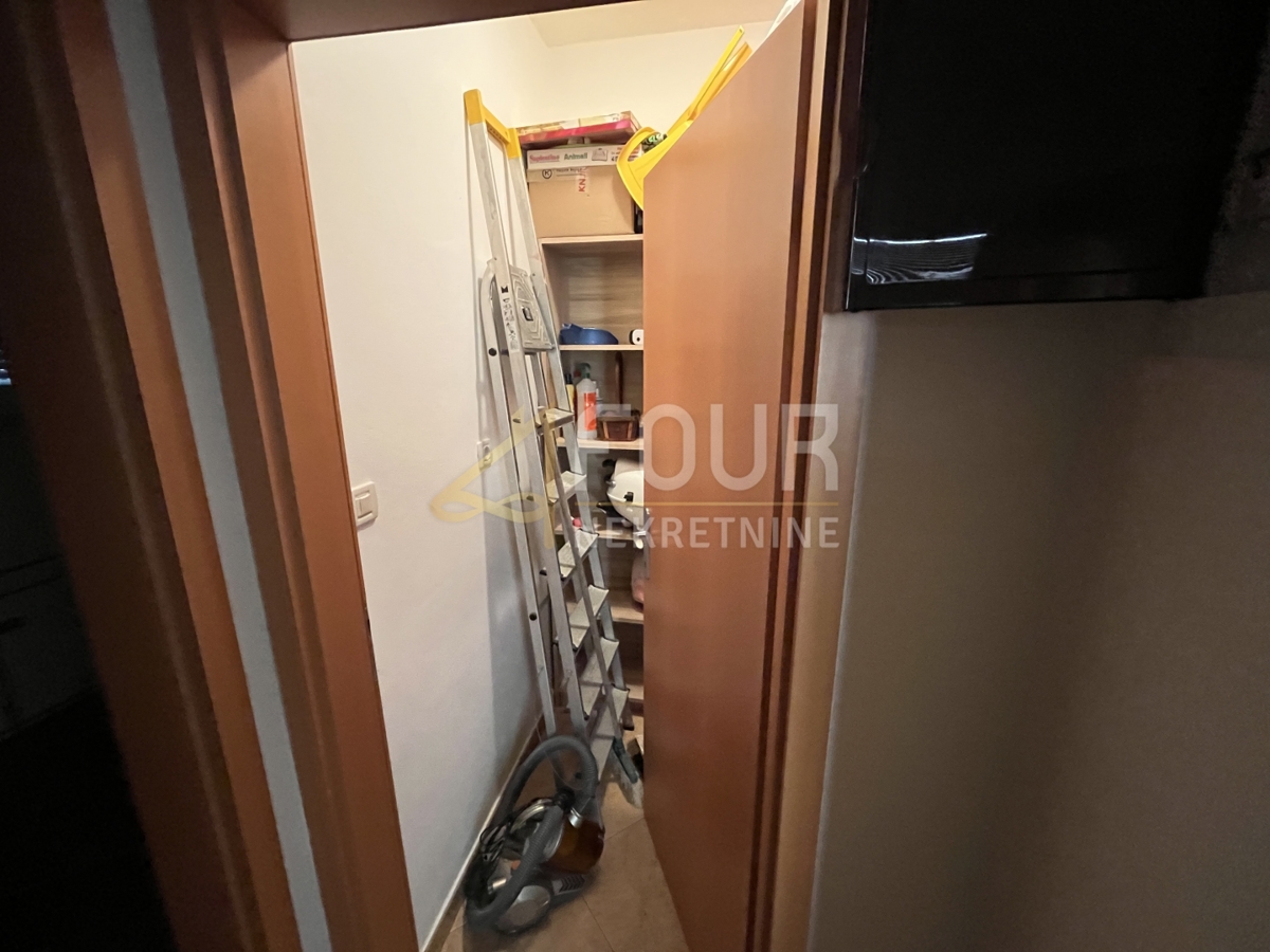 Istra, Rovinj, 1s+db z urejeno konobo in teraso.