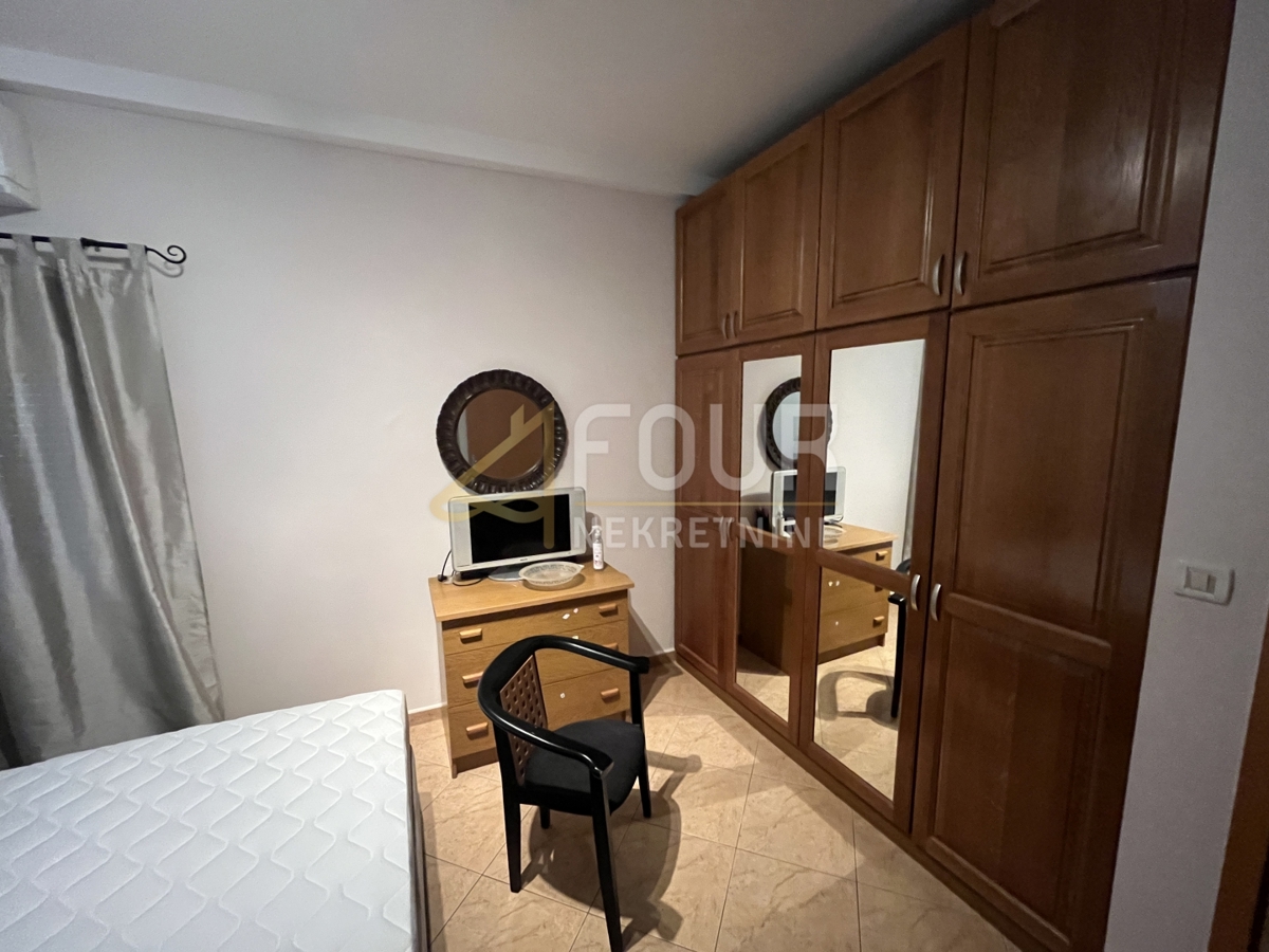 Istra, Rovinj, 1s+db z urejeno konobo in teraso.