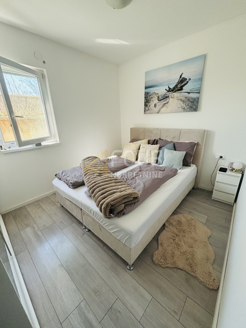 Češnjevci, 2s+d, dvorišče 33m2 in parkirno mesto