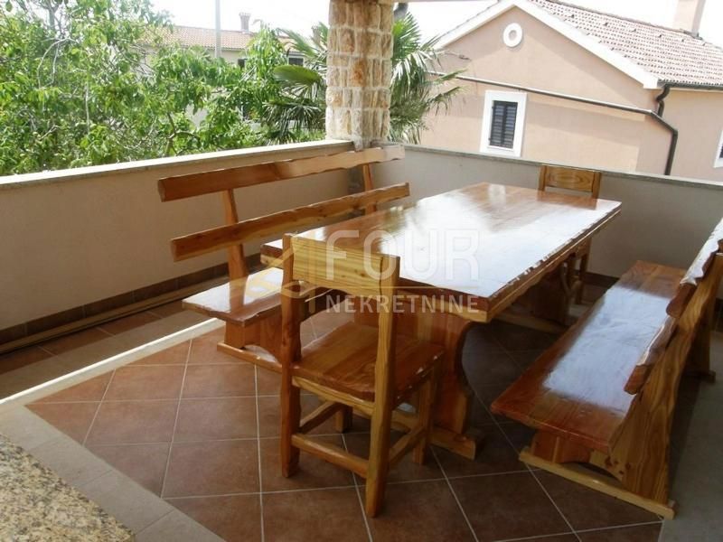Hiša Malinska, Malinska-Dubašnica, 150m2