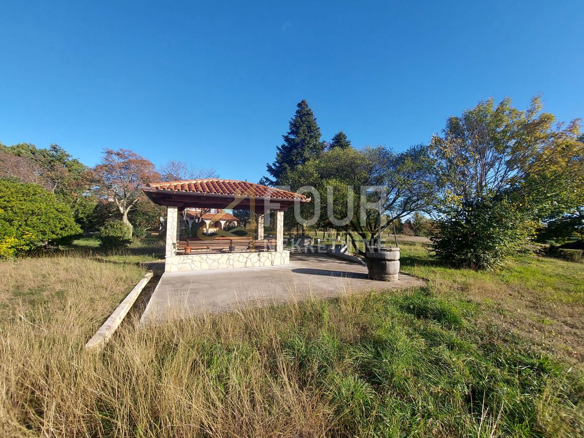 Hiša Labin, 300m2