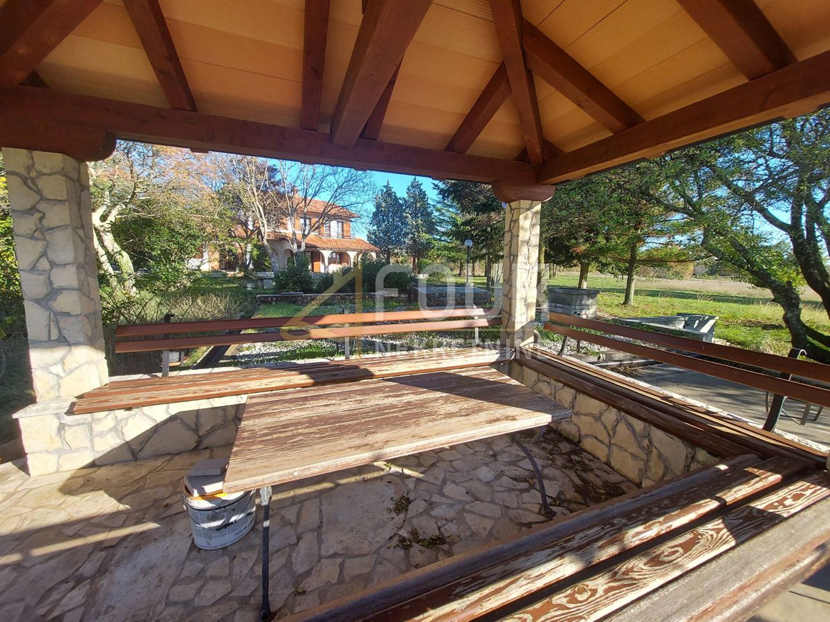 Hiša Labin, 300m2