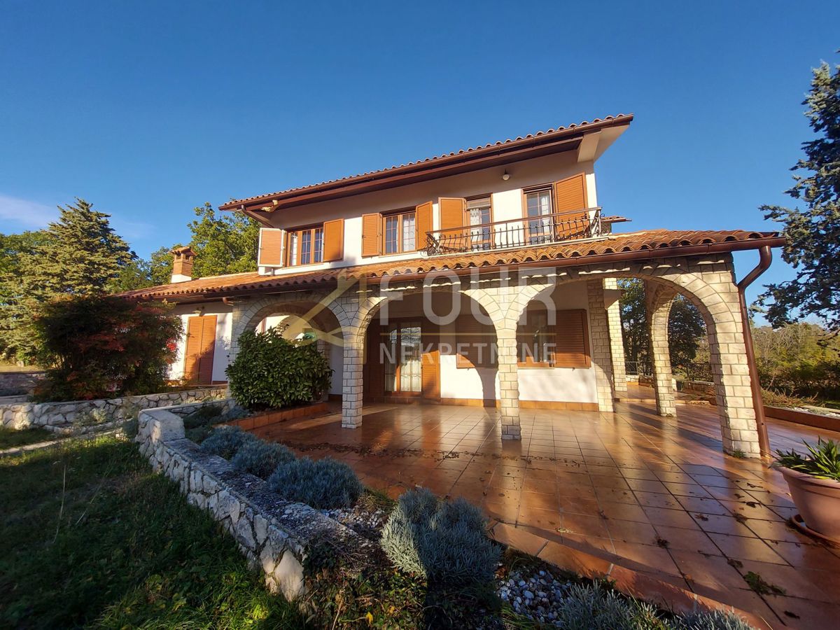 Hiša Labin, 300m2