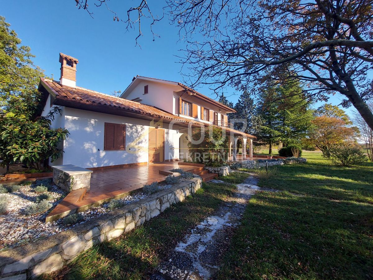 Hiša Labin, 300m2