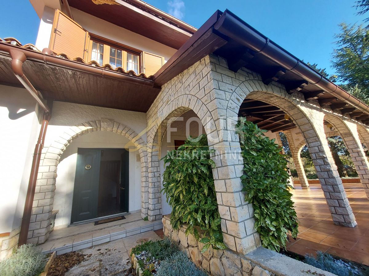 Hiša Labin, 300m2