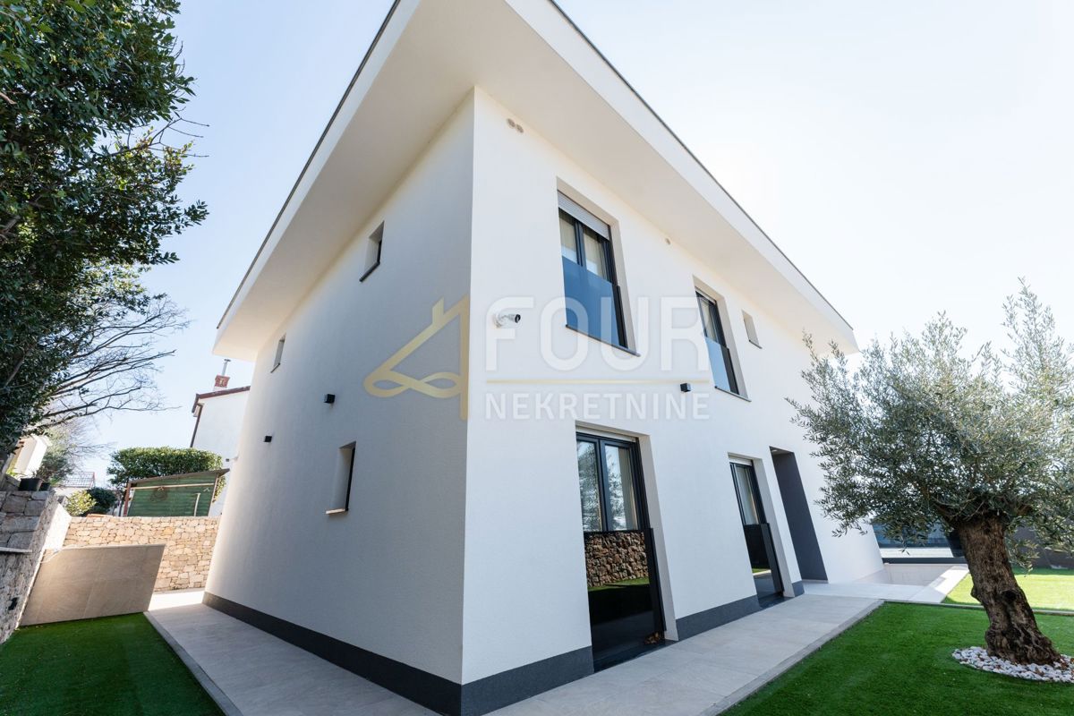 Hiša Novi Vinodolski, 391,72m2