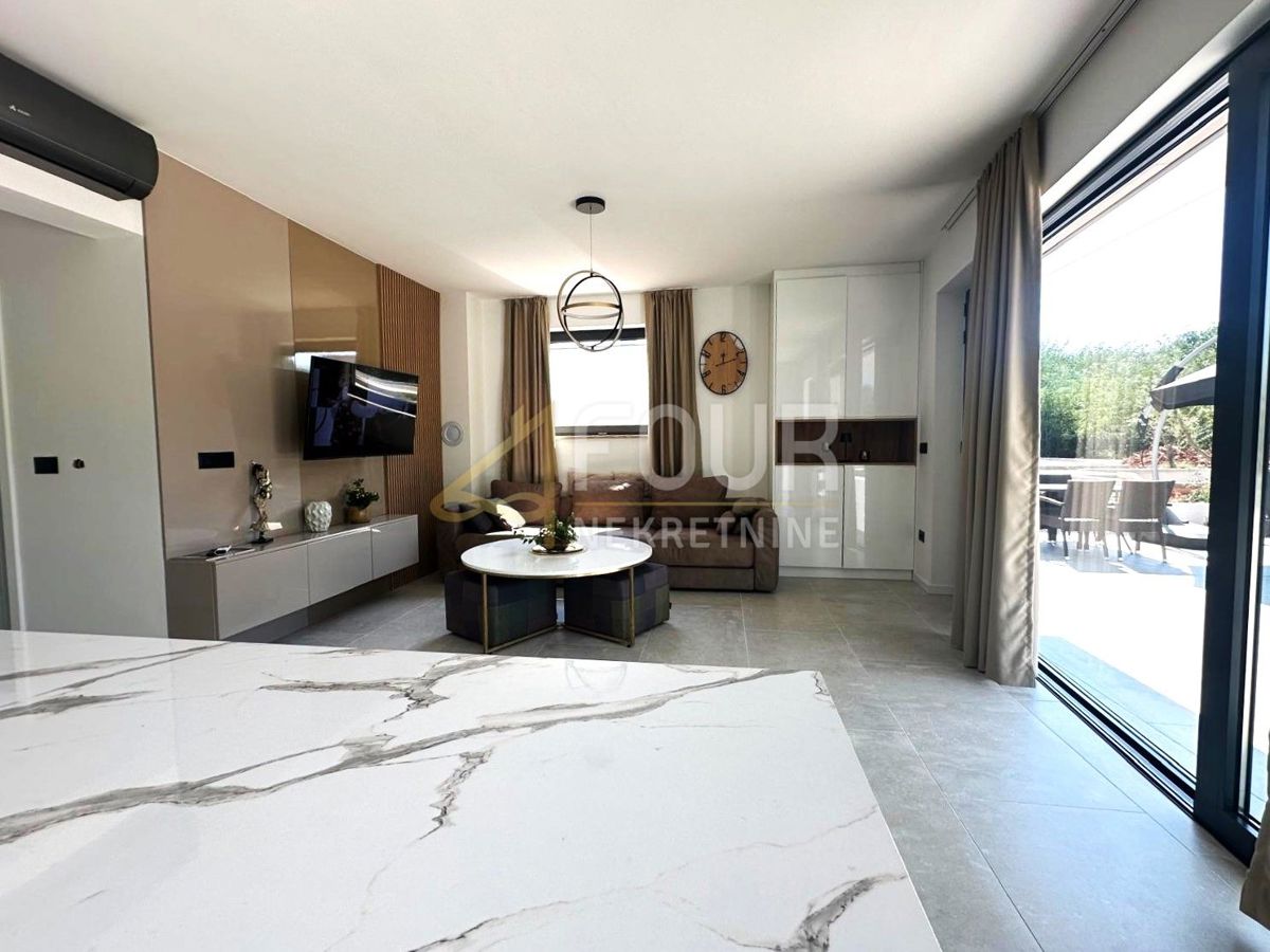 Hiša Labin, 200m2