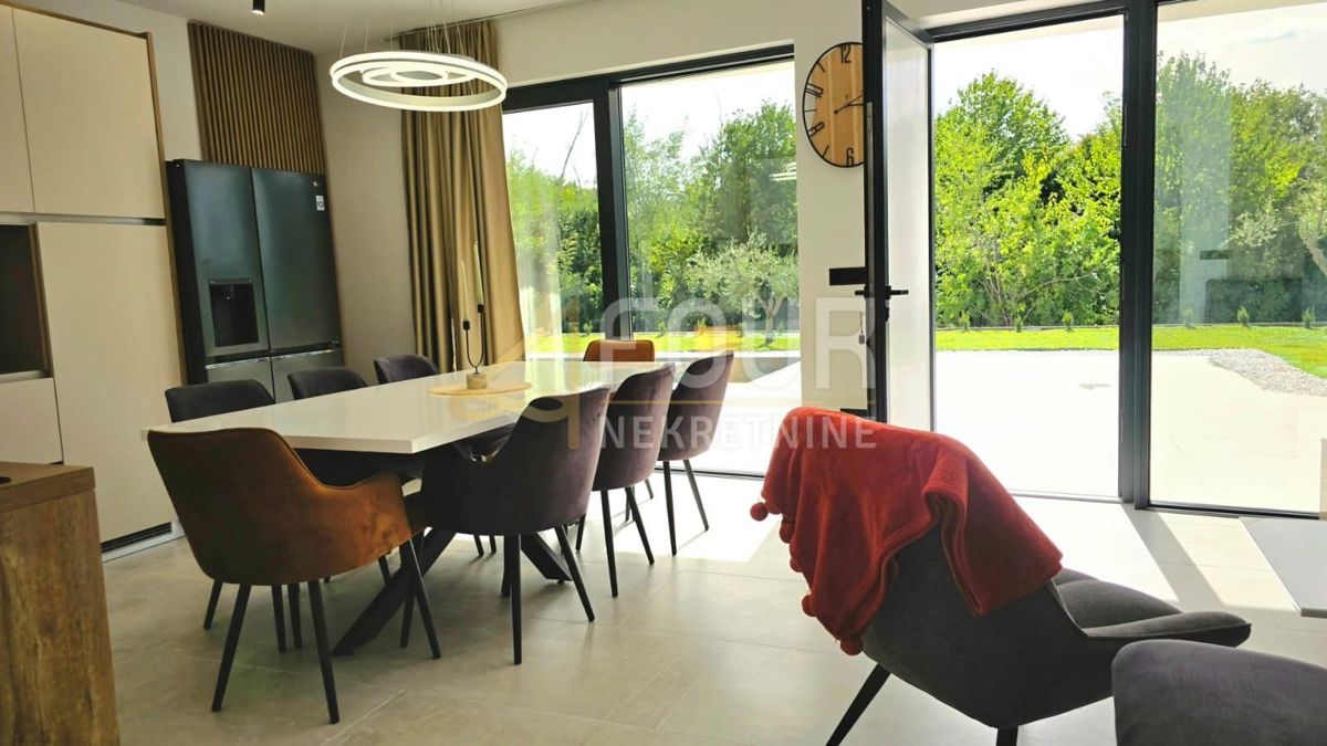Hiša Labin, 200m2