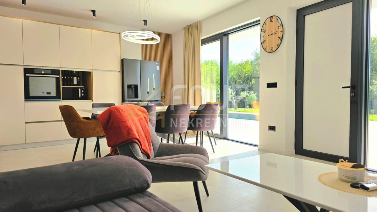 Hiša Labin, 200m2