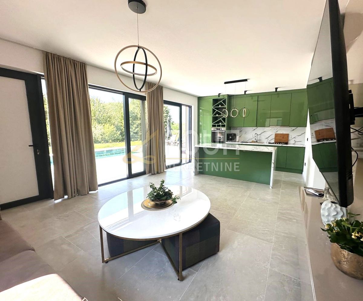 Hiša Labin, 200m2