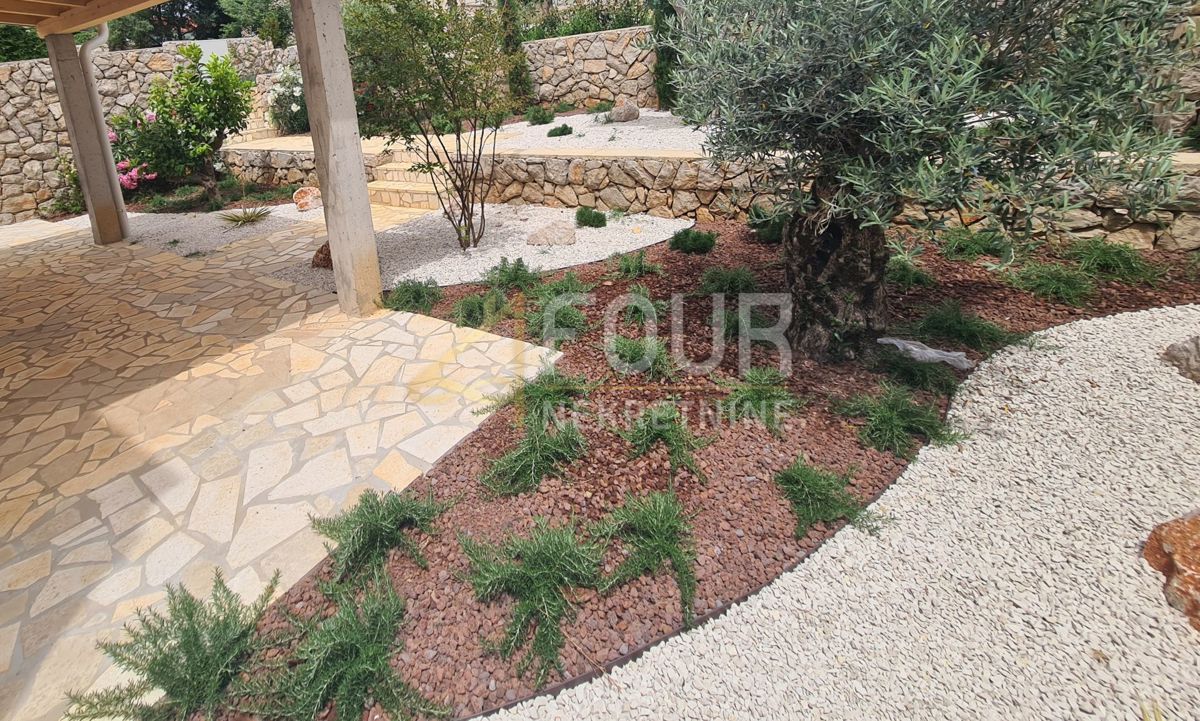 Stanovanje Cres, 131,80m2