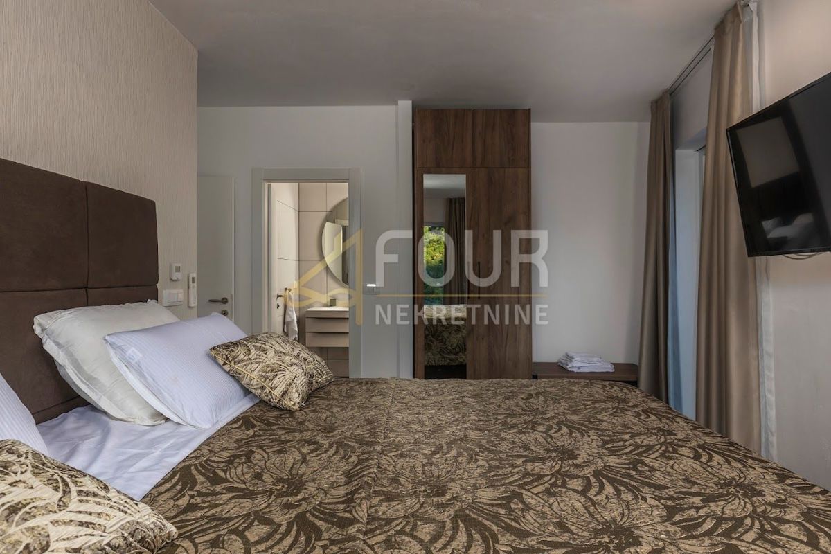 Stanovanje Mošćenička Draga, 221,20m2