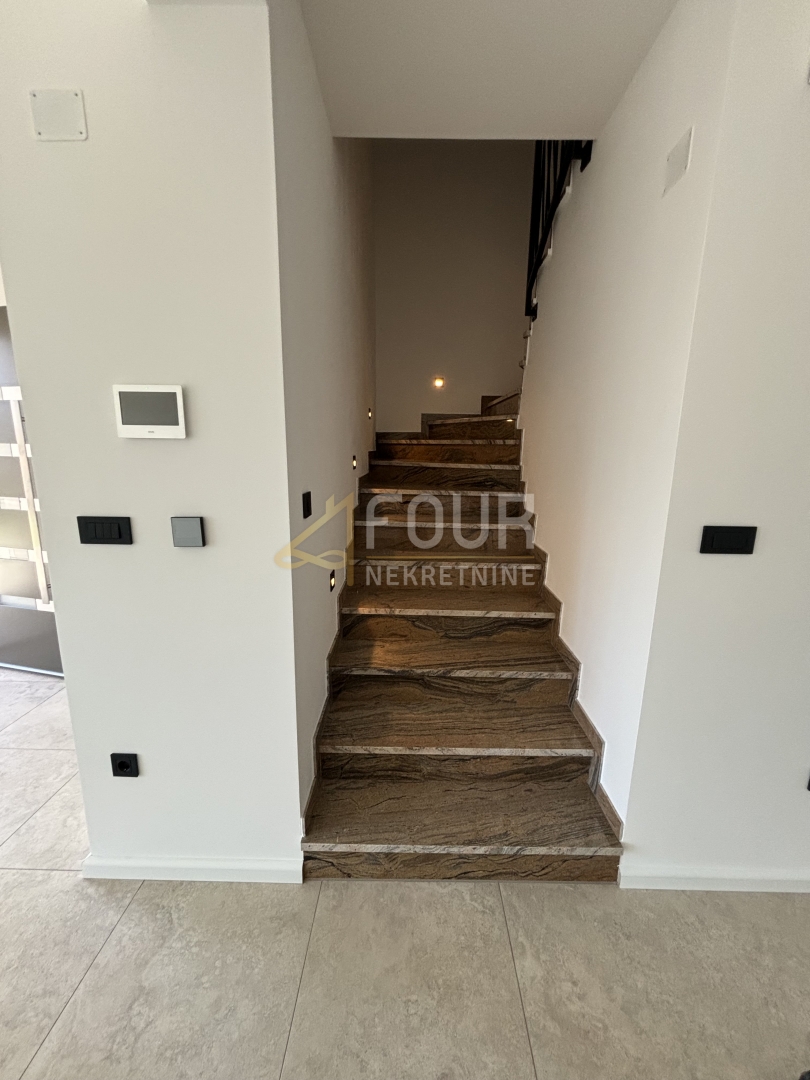 Hiša Kukuljanovo, Bakar, 127,42m2