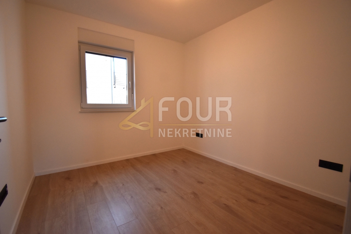 Otok Krk, Čižići, novogradnja, 2s+db, terasa + vrt