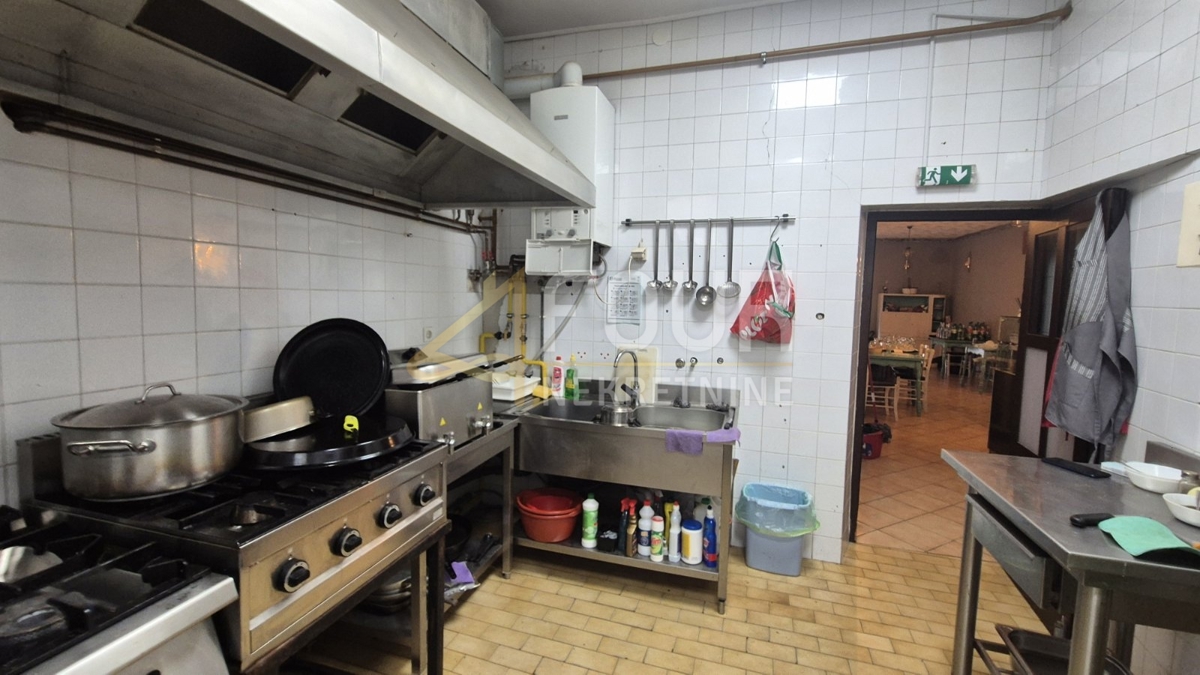 Poslovni prostor Mlaka, Rijeka, 219,88m2