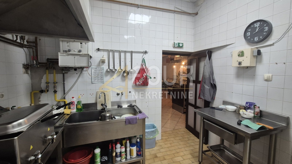 Poslovni prostor Mlaka, Rijeka, 219,88m2