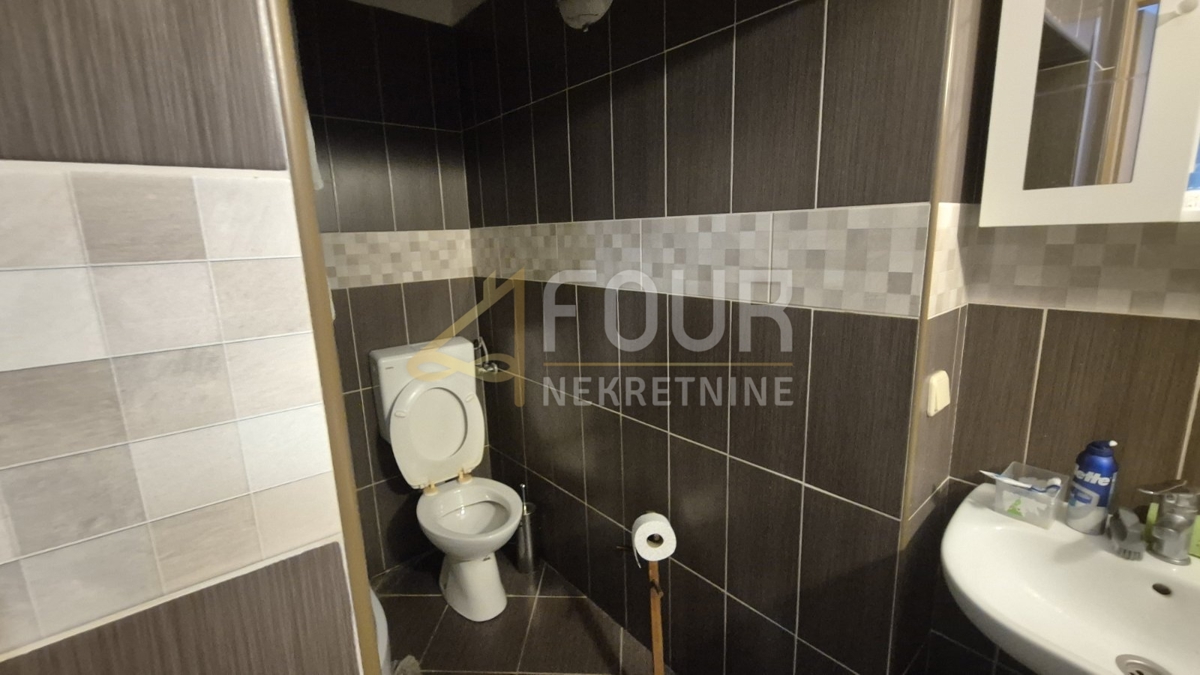 Poslovni prostor Mlaka, Rijeka, 219,88m2