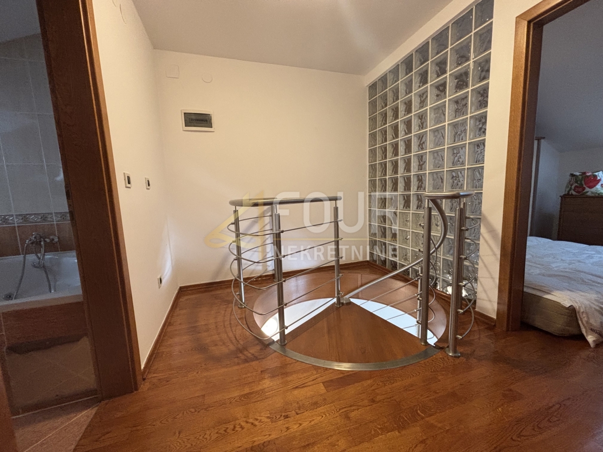 Stanovanje Ičići, Opatija - Okolica, 92,18m2