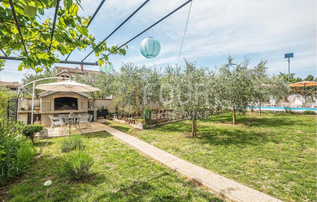 Hiša Nova Vas, Poreč, 355,66m2