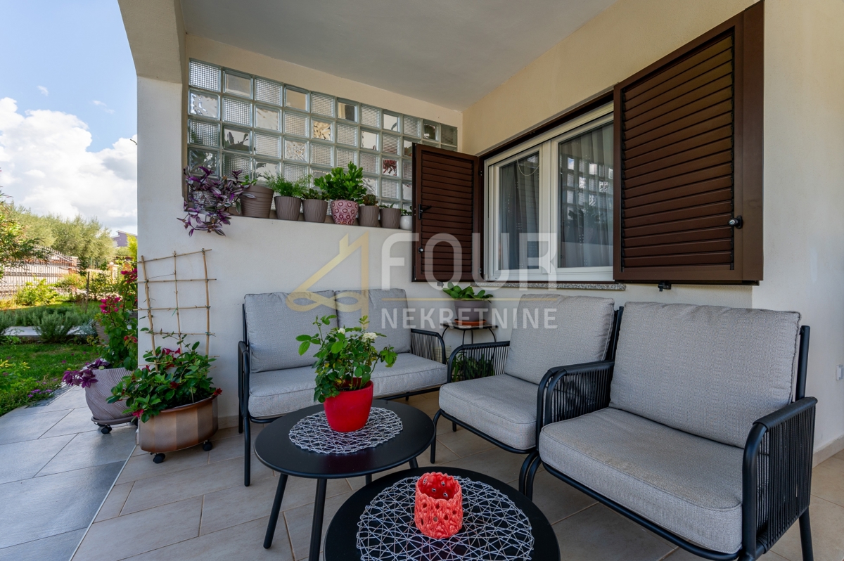 Hiša Nova Vas, Poreč, 355,66m2