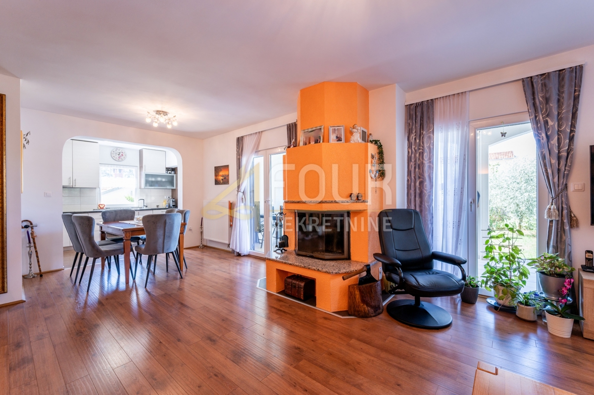 Hiša Nova Vas, Poreč, 355,66m2
