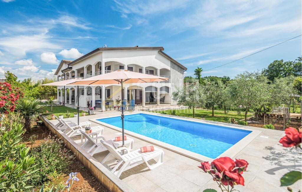 Hiša Nova Vas, Poreč, 355,66m2