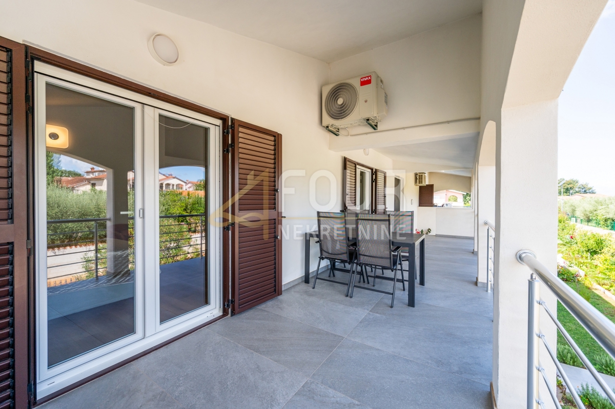 Hiša Nova Vas, Poreč, 355,66m2