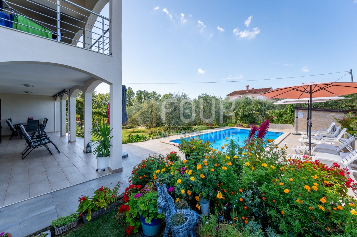 Hiša Nova Vas, Poreč, 355,66m2