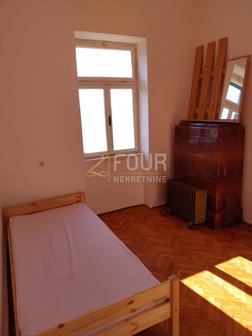 Stanovanje Centar, Pula, 66,76m2