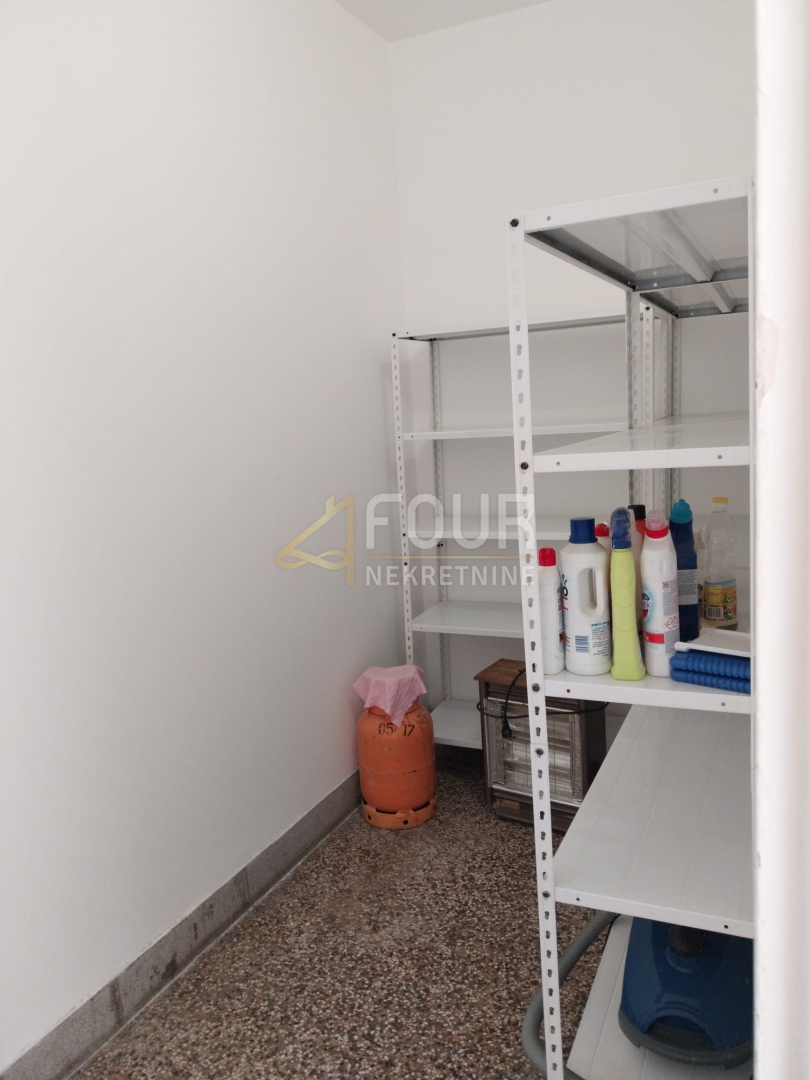 Stanovanje Centar, Pula, 66,76m2