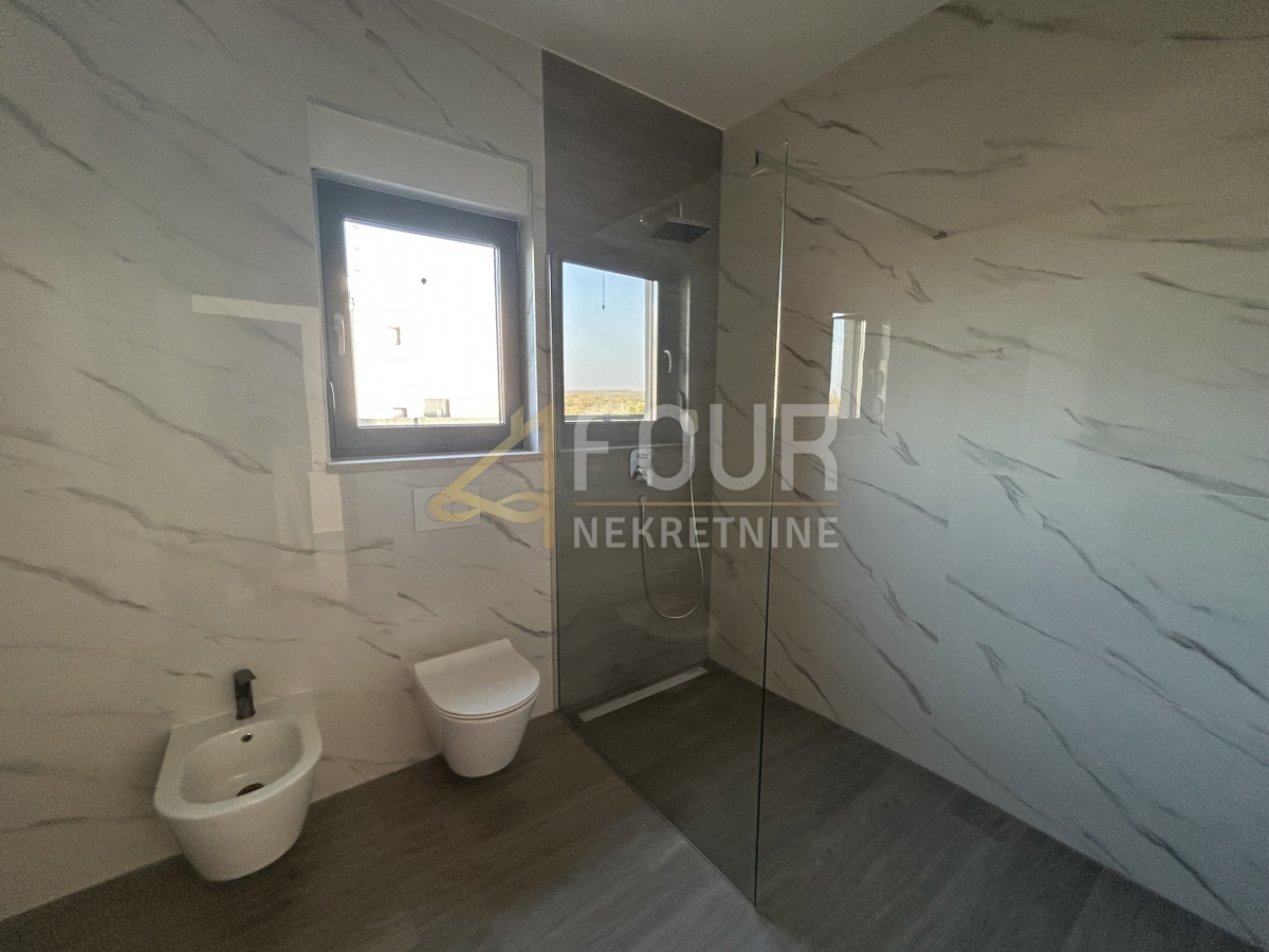 Hiša Tar, Tar-Vabriga, 242m2