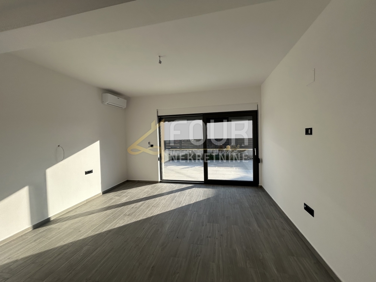 Hiša Tar, Tar-Vabriga, 242m2