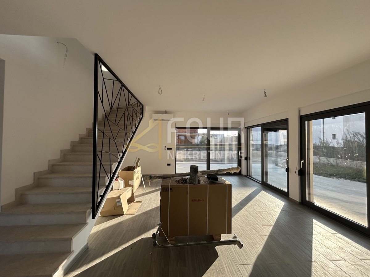 Hiša Tar, Tar-Vabriga, 242m2