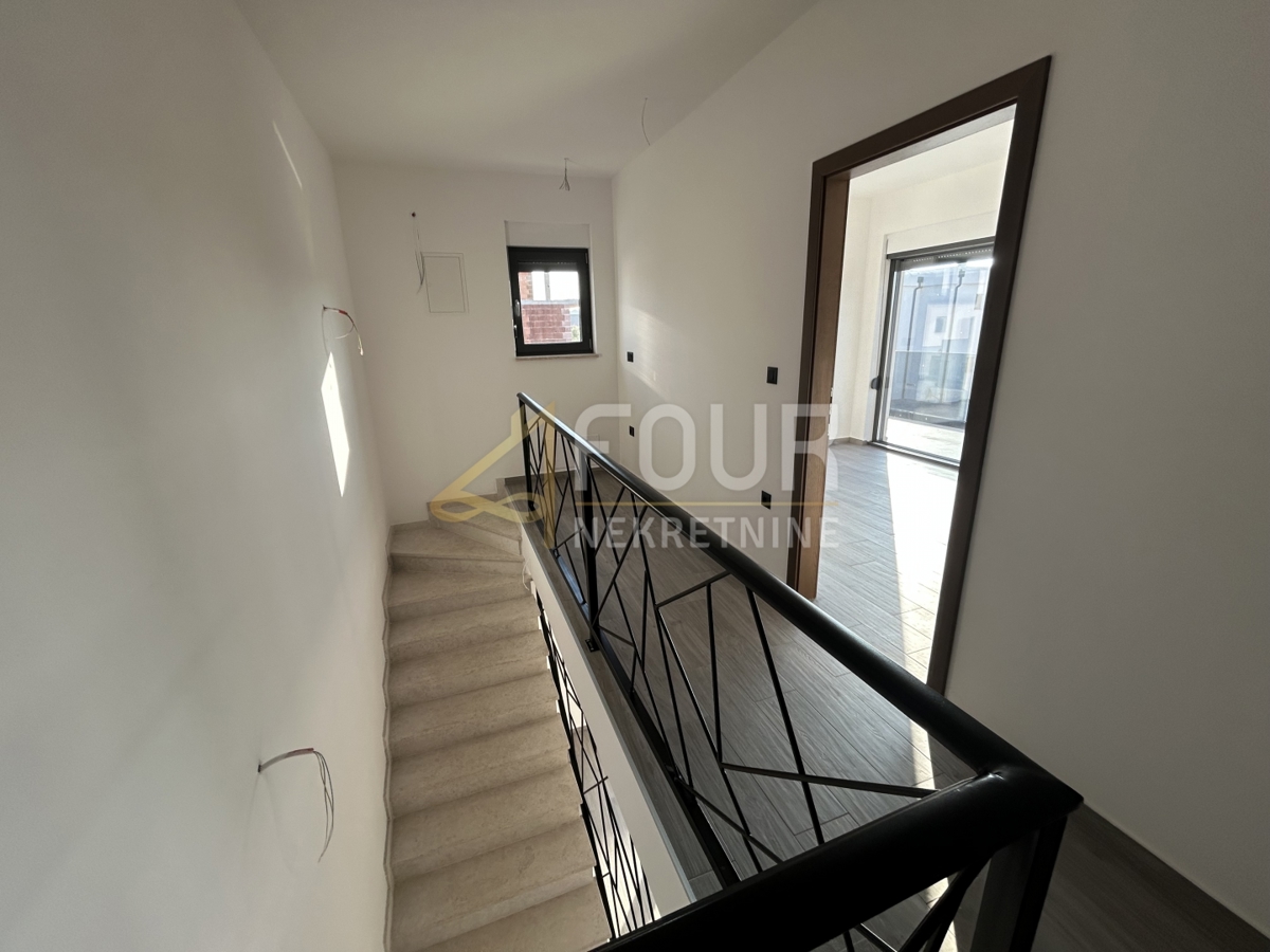 Hiša Tar, Tar-Vabriga, 242m2