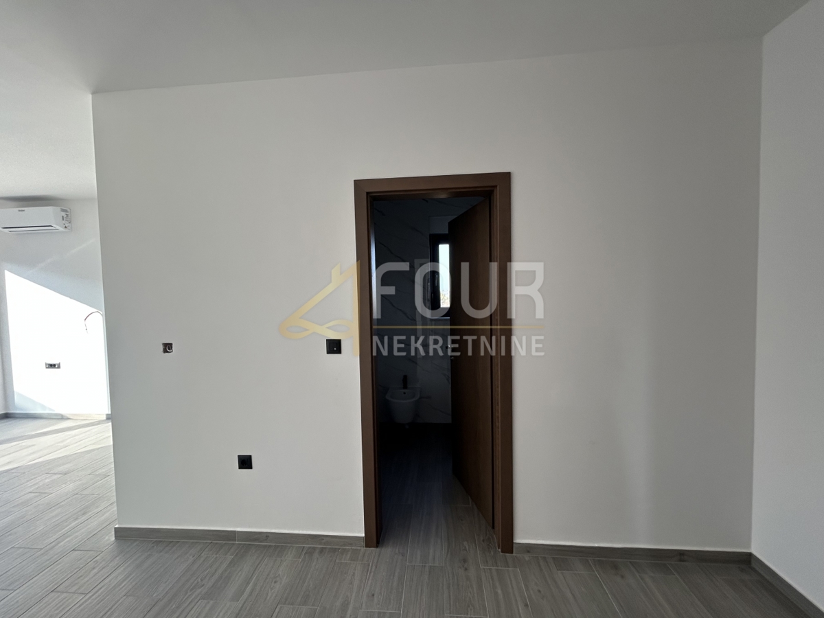 Hiša Tar, Tar-Vabriga, 242m2