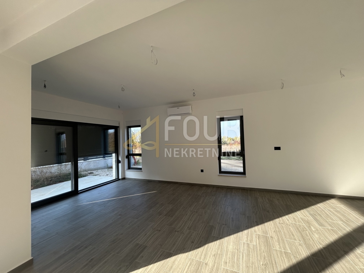 Hiša Tar, Tar-Vabriga, 242m2