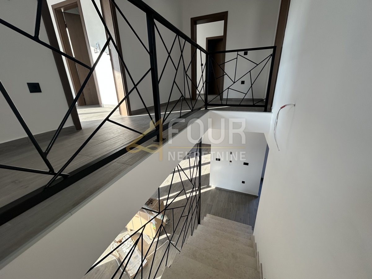 Hiša Tar, Tar-Vabriga, 242m2