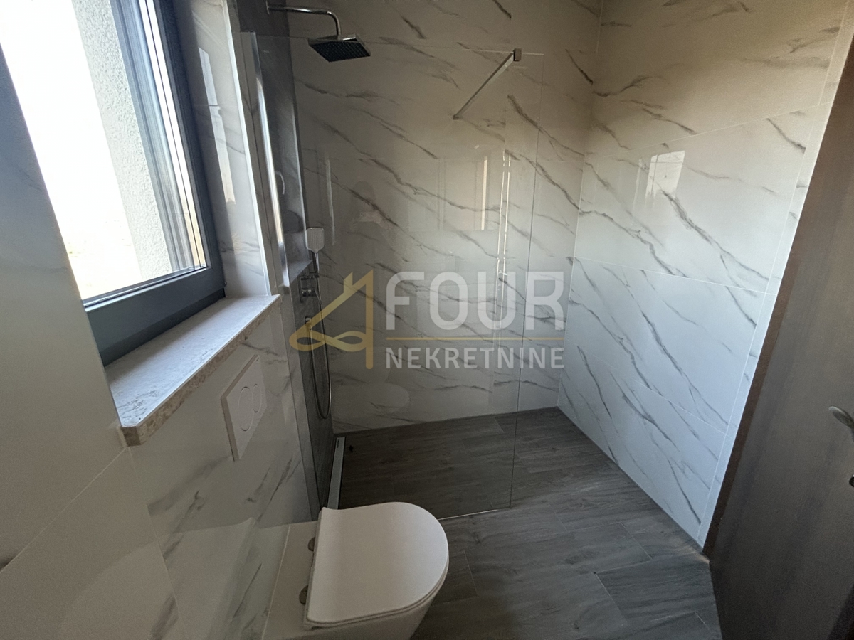 Hiša Tar, Tar-Vabriga, 242m2