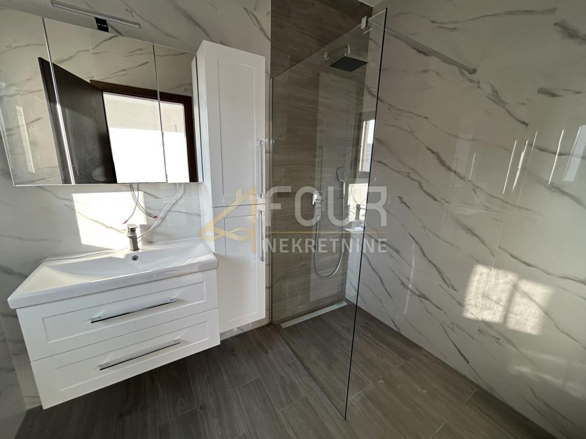 Hiša Tar, Tar-Vabriga, 242m2