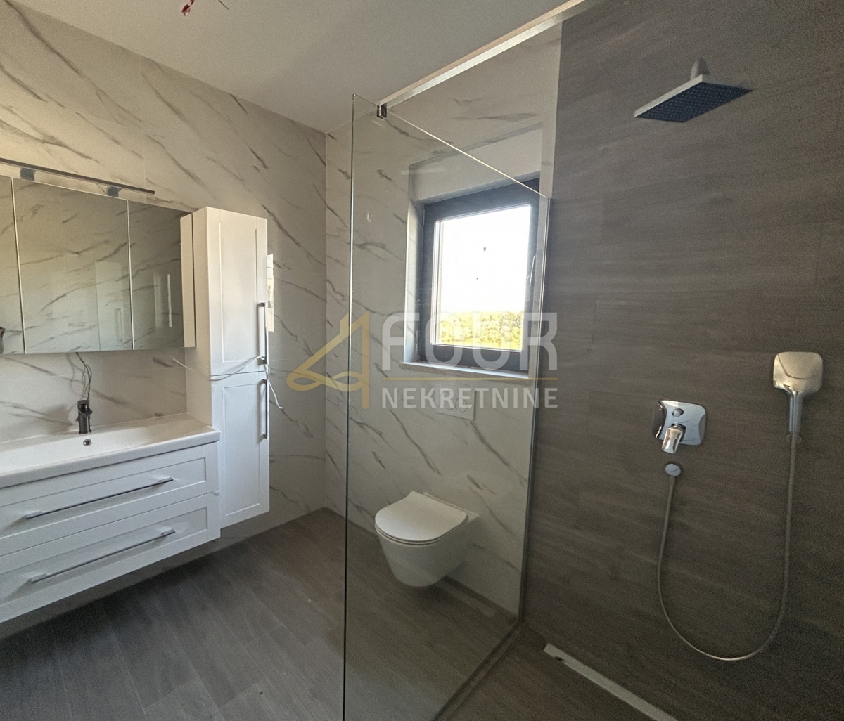 Hiša Tar, Tar-Vabriga, 242m2