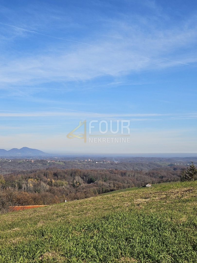 Zemljišče Ozalj, 1.090m2