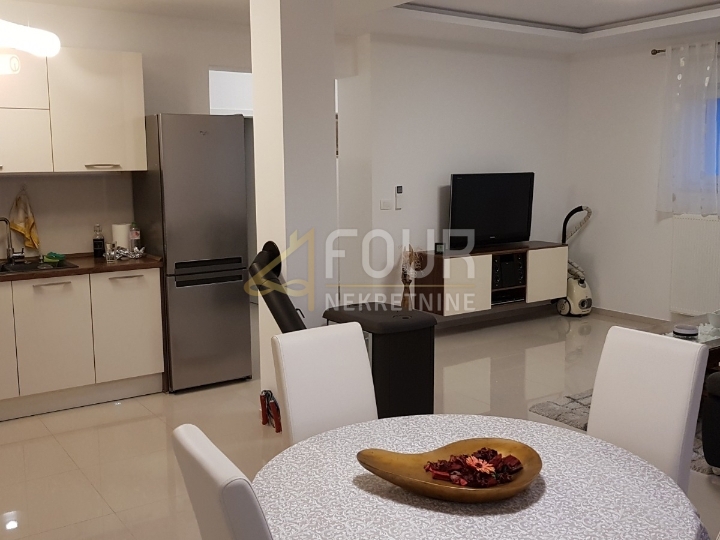 Stanovanje Čavle, 73m2