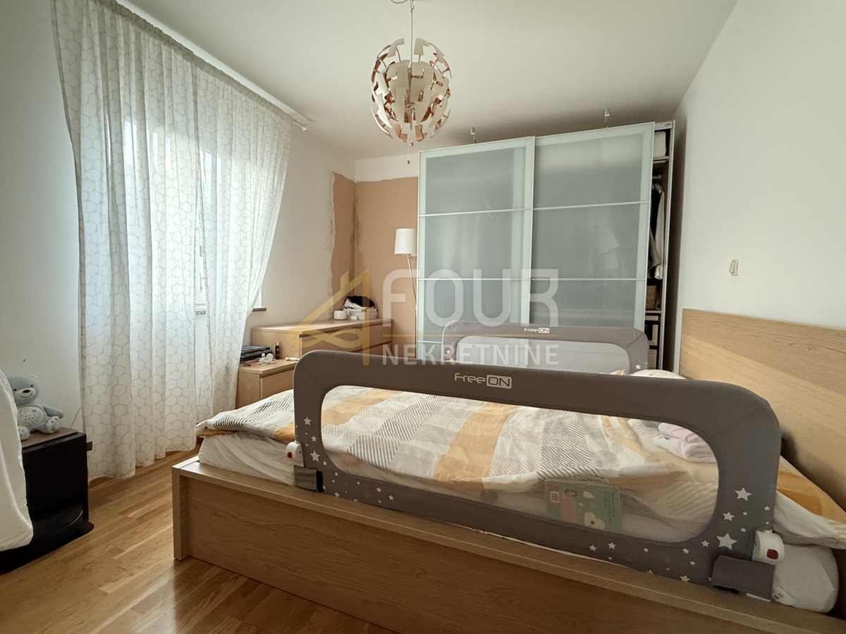 Kastav, Rešetari, 3 spalnice + dnevna soba, 99,77m2, dvorišče