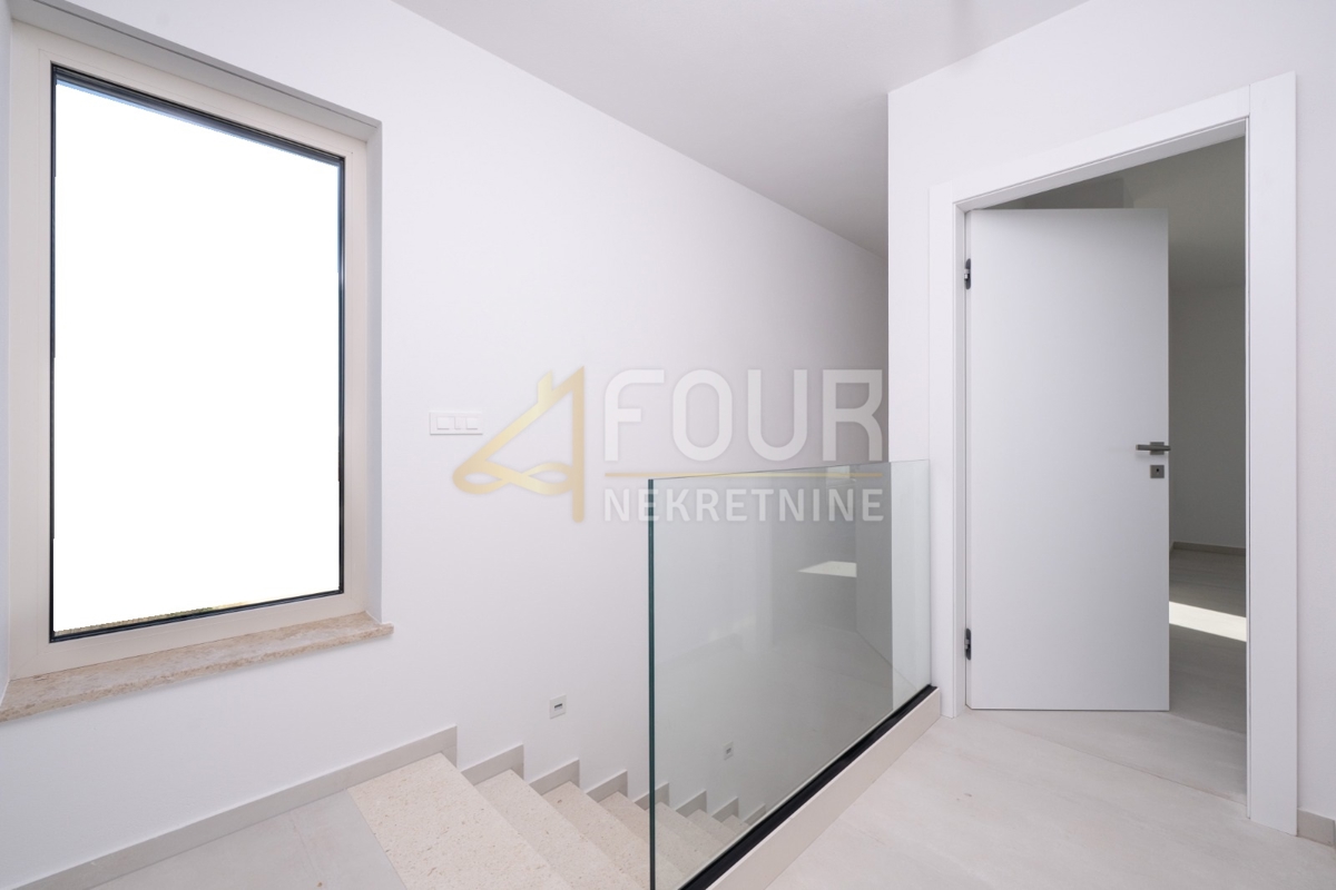 Istra, Ližnjan, samostojna hiša s bazenom