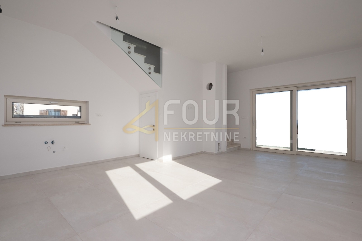 Istra, Ližnjan, samostojna hiša s bazenom