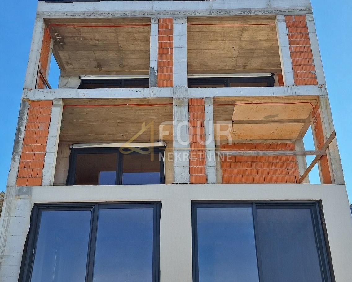 Stanovanje Kostrena, 140,90m2