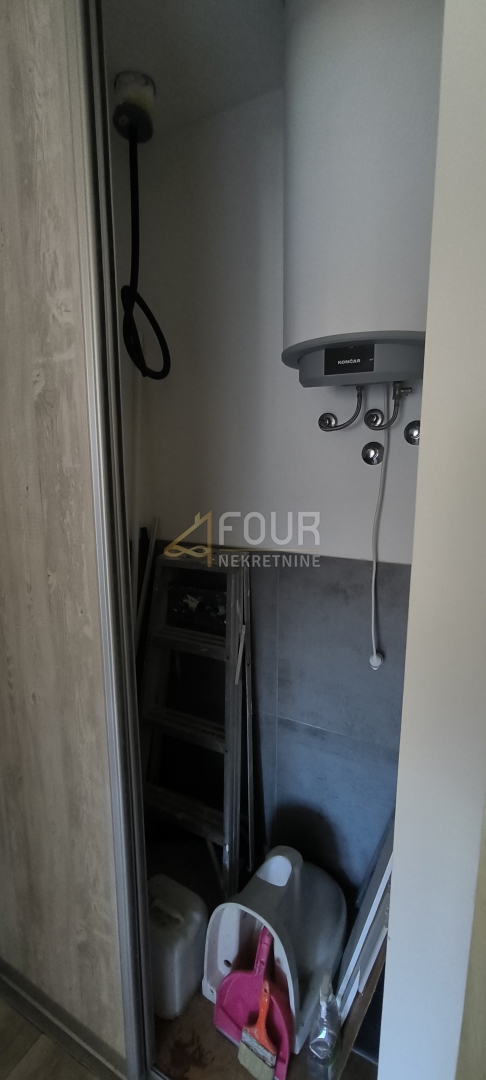 Stanovanje Centar, Pula, 72,83m2