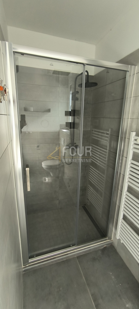 Stanovanje Centar, Pula, 72,83m2